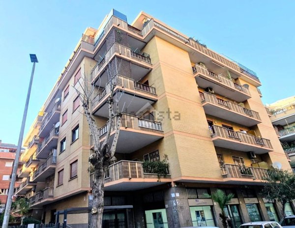 appartamento in vendita a Roma in zona Ostia