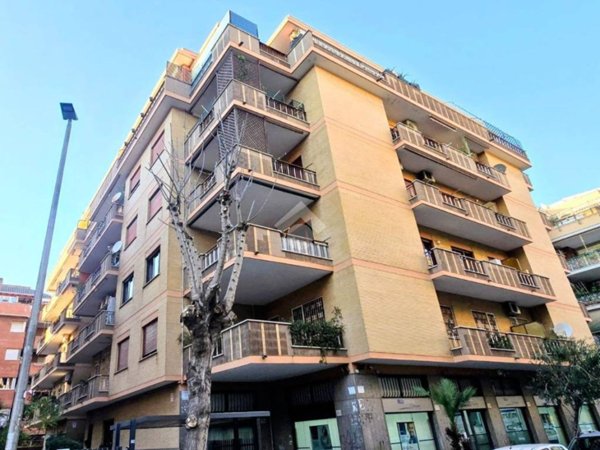 appartamento in vendita a Roma in zona Ostia