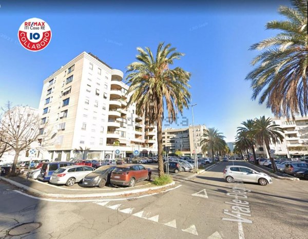 locale commerciale in vendita a Roma in zona Torrino