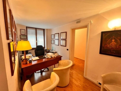 ufficio in vendita a Roma in zona Tor di Quinto