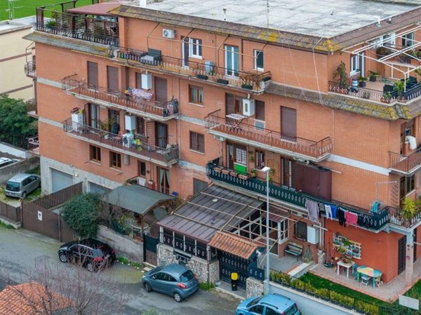 appartamento in vendita a Roma in zona Tor Bella Monaca