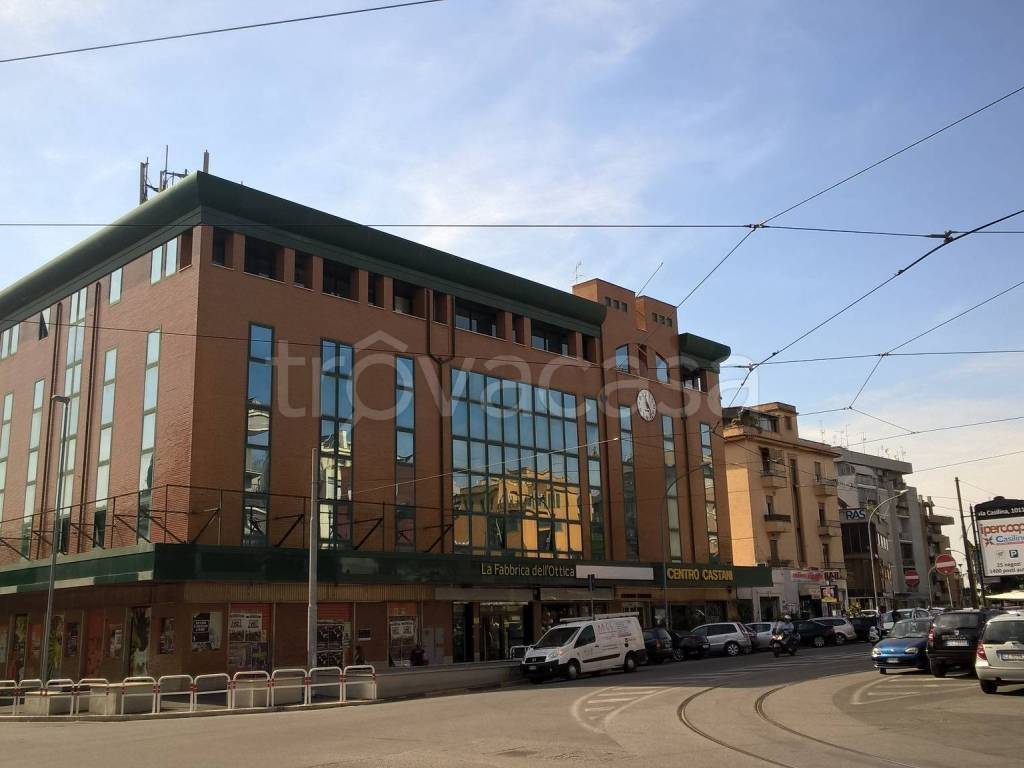 negozio in vendita a Roma in zona Prenestino-Centocelle