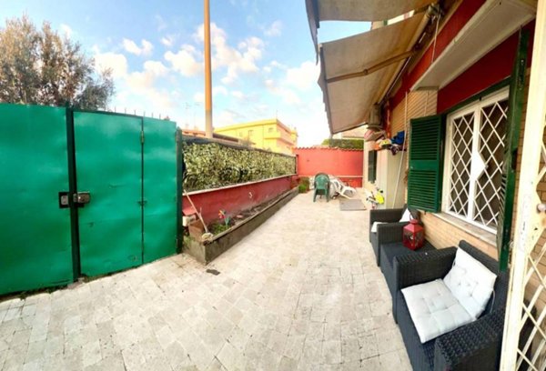 appartamento in vendita a Roma in zona Dragona/Bagnoletto