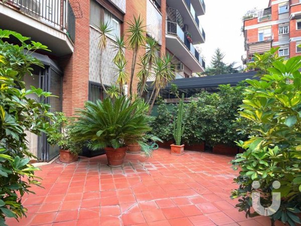 appartamento in vendita a Roma in zona Ardeatino