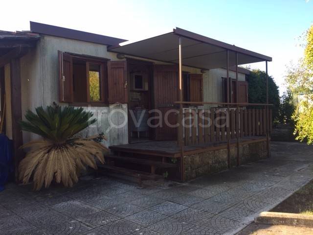 casa indipendente in vendita a Roma in zona Osteria Nuova