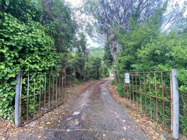 terreno agricolo in vendita a Roma in zona Pantan Monastero