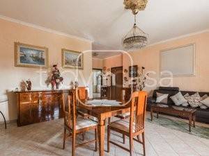 appartamento in vendita a Roma in zona Lago Regillo