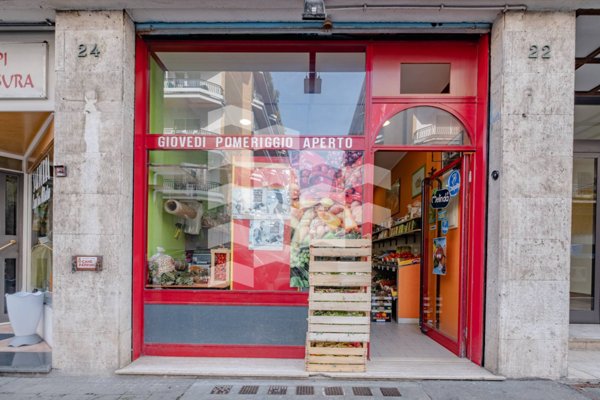 locale commerciale in vendita a Roma in zona Trionfale