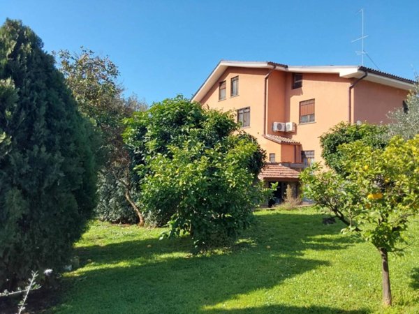 casa indipendente in vendita a Roma in zona Tor Cervara