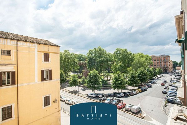 appartamento in vendita a Roma in zona Esquilino