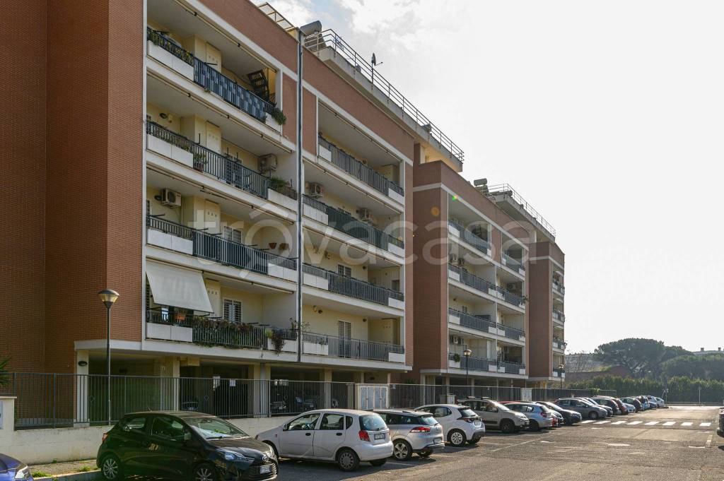 appartamento in vendita a Roma in zona Ponte di Nona