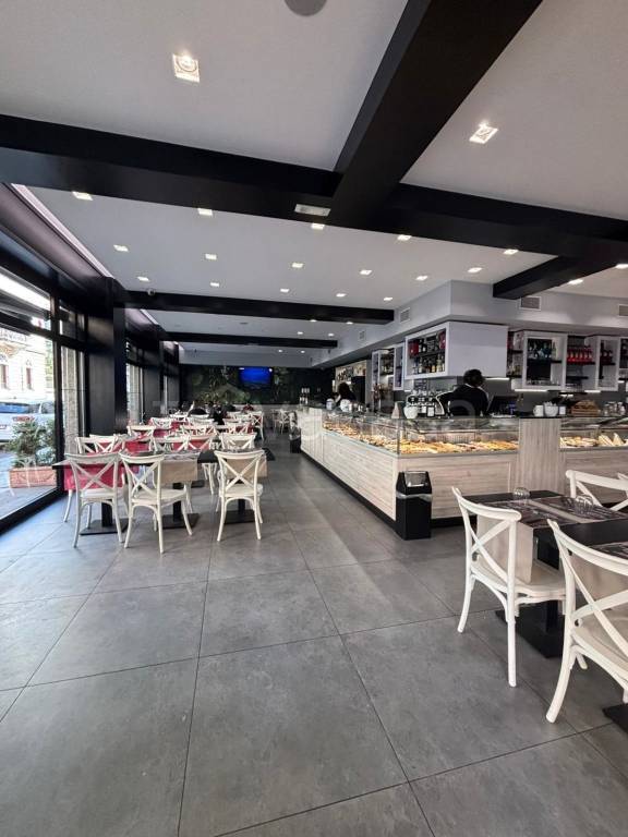 negozio in vendita a Roma in zona Castro Pretorio