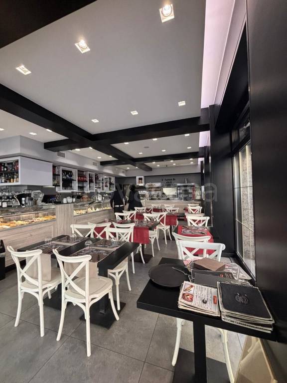 negozio in vendita a Roma in zona Castro Pretorio