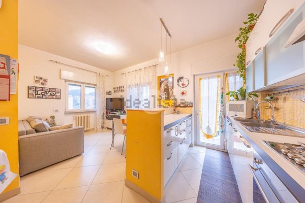 appartamento in vendita a Roma in zona Appio Pignatelli