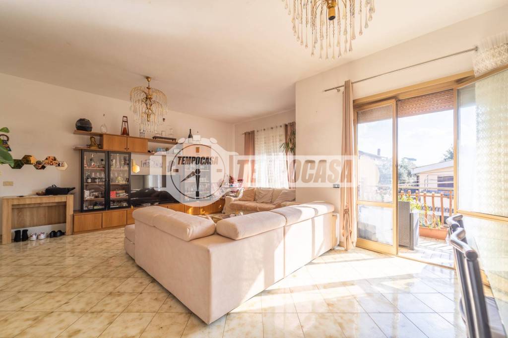 appartamento in vendita a Roma in zona Casal Morena