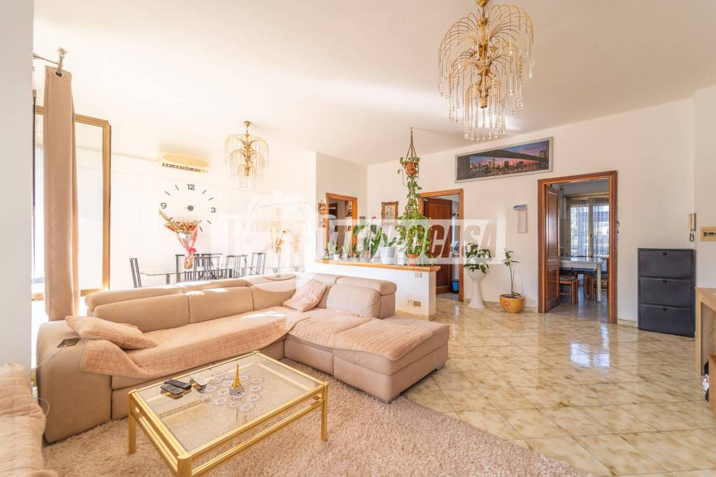 appartamento in vendita a Roma in zona Casal Morena
