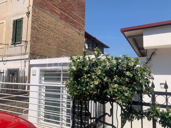 casa indipendente in vendita a Roma in zona Tuscolano