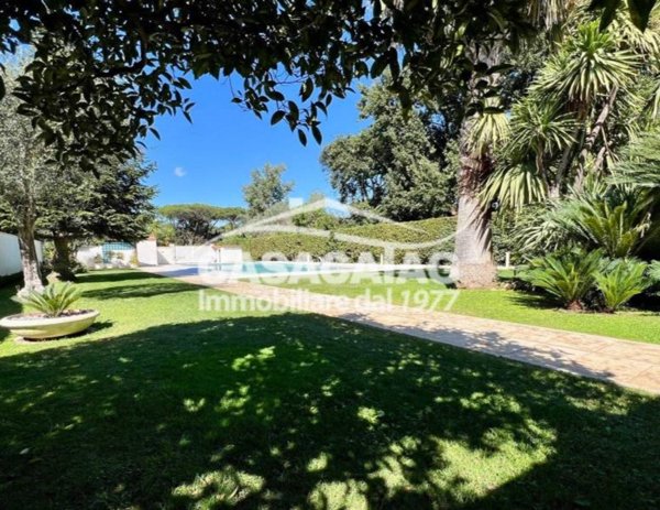 casa indipendente in vendita a Roma in zona Infernetto