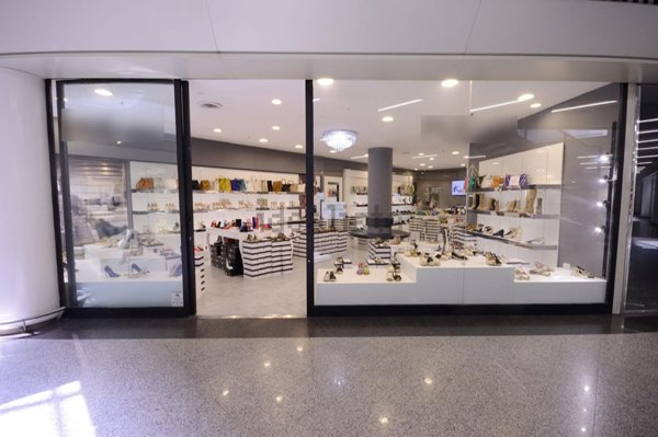 locale commerciale in vendita a Roma