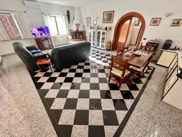 casa indipendente in vendita a Roma in zona Longarina