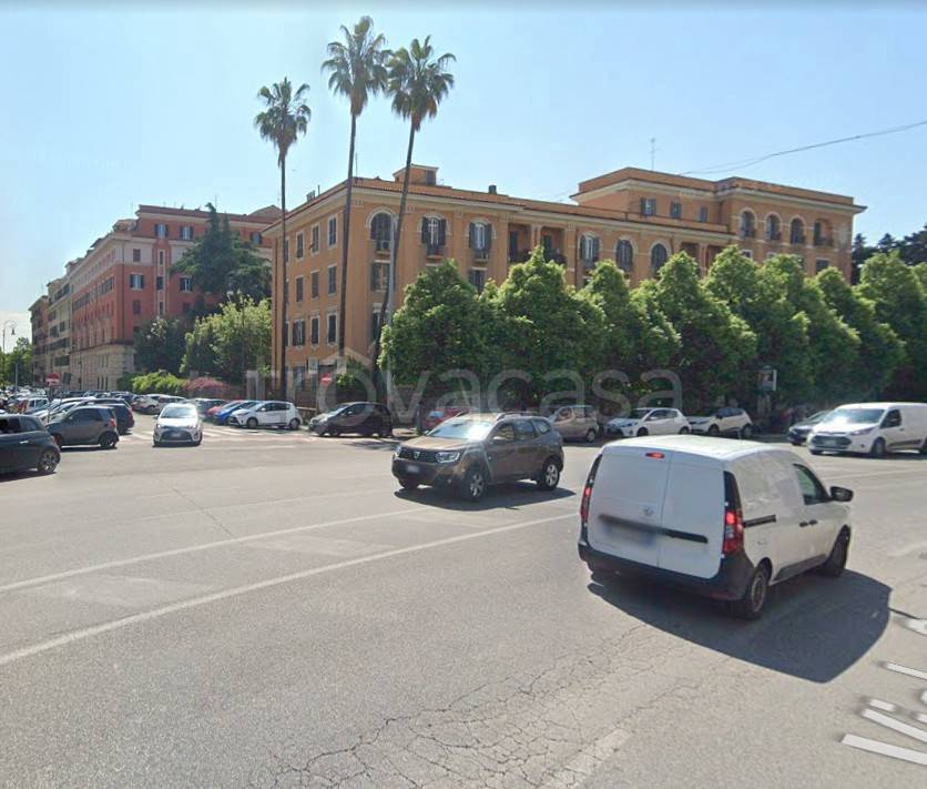 intera palazzina in vendita a Roma in zona Castro Pretorio