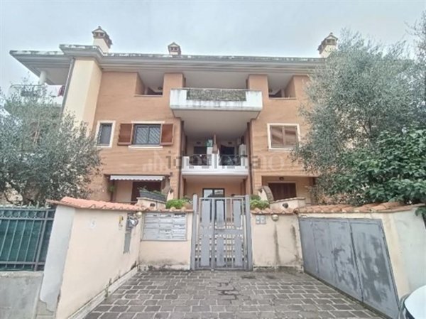 appartamento in vendita a Roma in zona Lunghezza