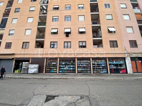negozio in vendita a Roma in zona Torre Angela