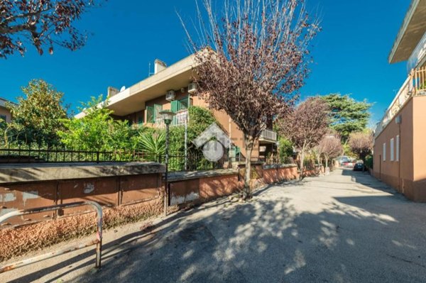 casa indipendente in vendita a Roma in zona Selva Candida
