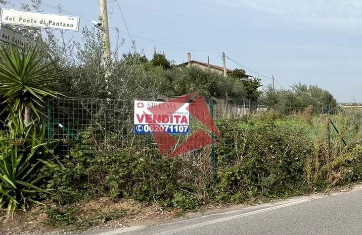 casa indipendente in vendita a Roma in zona Finocchio