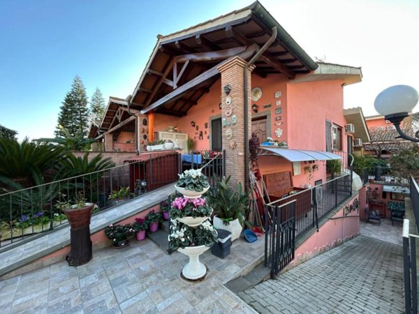 casa indipendente in vendita a Roma in zona Infernetto