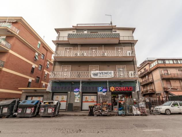 appartamento in vendita a Roma in zona Cinecittà