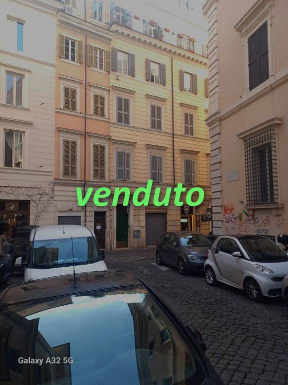 appartamento in vendita a Roma in zona Rione Regola