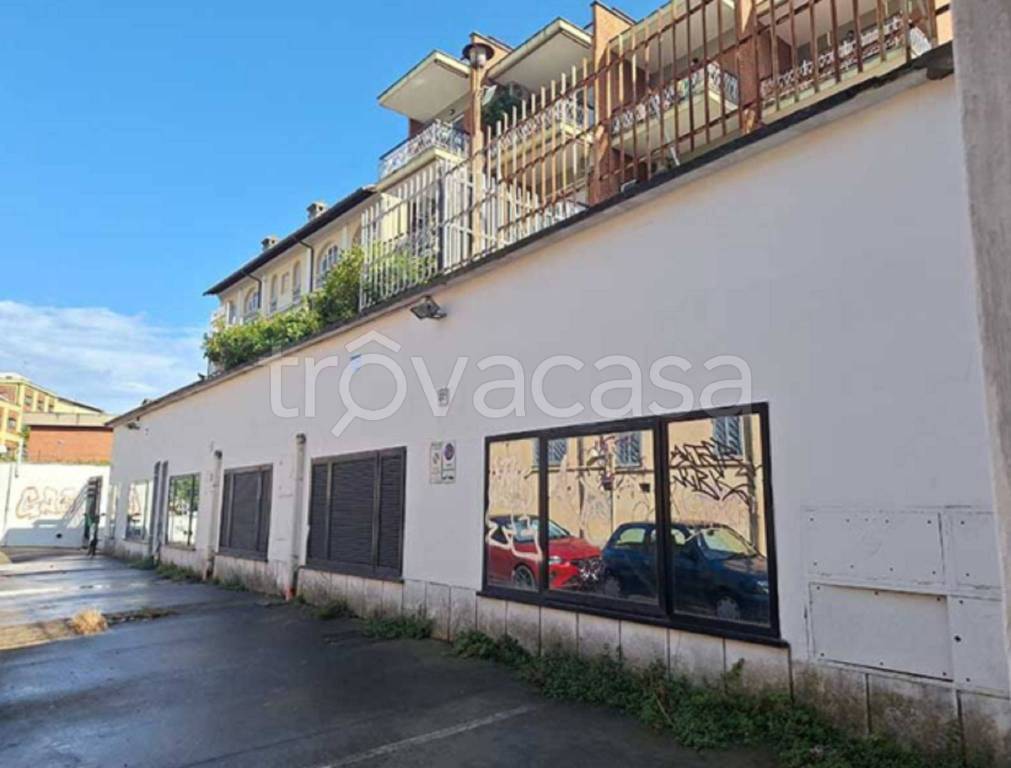 ufficio in vendita a Roma in zona Tuscolano