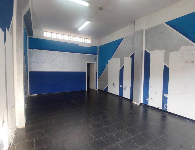 locale commerciale in vendita a Roma in zona Prenestino-Labicano