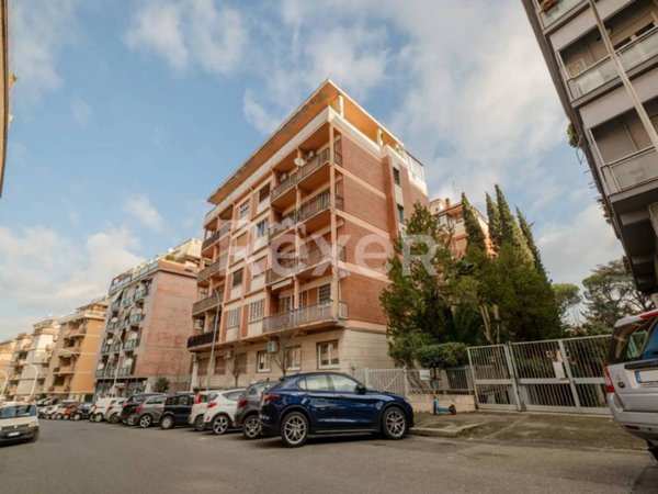 appartamento in vendita a Roma in zona EUR