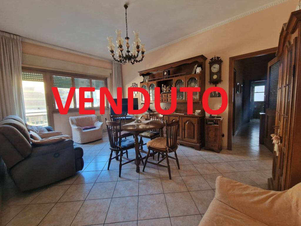 appartamento in vendita a Roma in zona Appio Claudio
