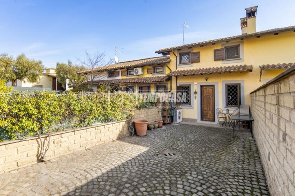 casa indipendente in vendita a Roma in zona Cesano