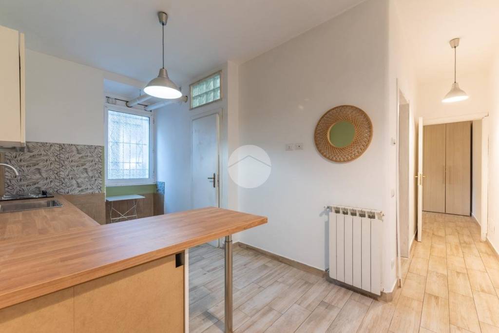 appartamento in vendita a Roma in zona Appio Latino