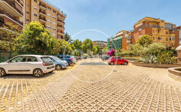 negozio in vendita a Roma in zona Monte Sacro/Talenti