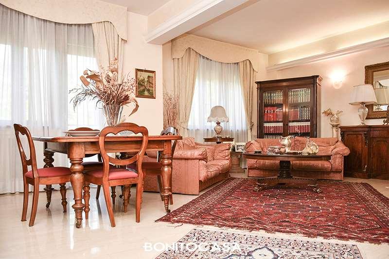 appartamento in vendita a Roma in zona Rione Prati