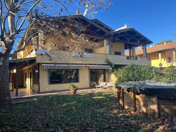 casa indipendente in vendita a Roma in zona Castel di Leva