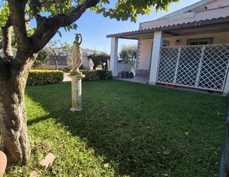appartamento in vendita a Roma in zona Piana del Sole