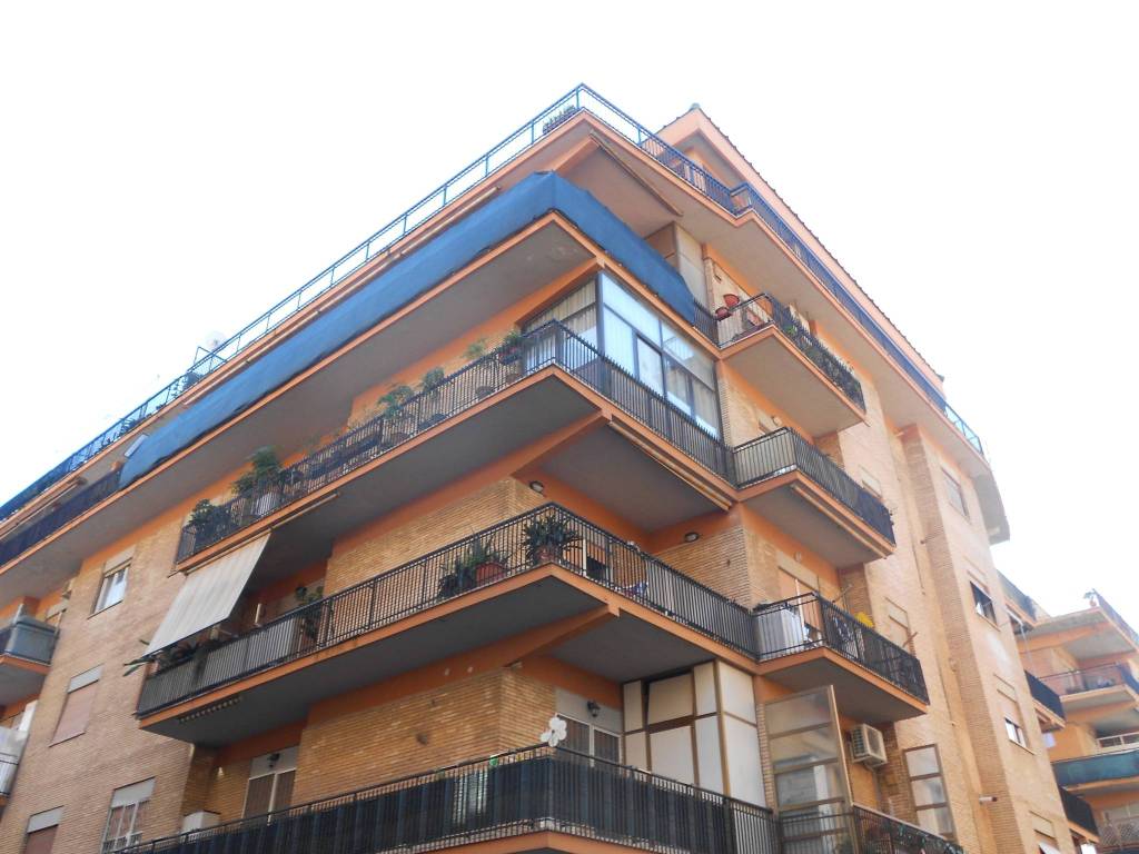 appartamento in vendita a Roma in zona Ostia