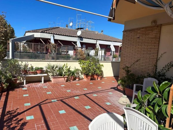 appartamento in vendita a Roma in zona Ostia