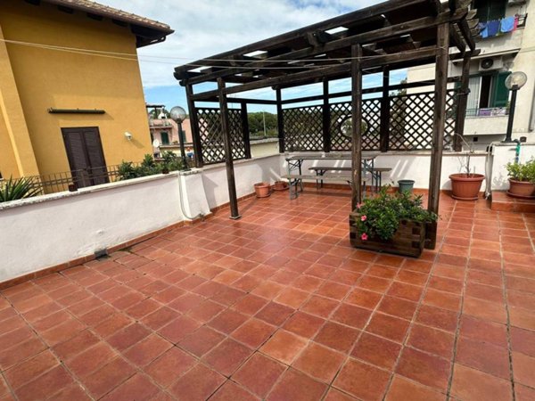 casa indipendente in vendita a Roma in zona Alessandrino