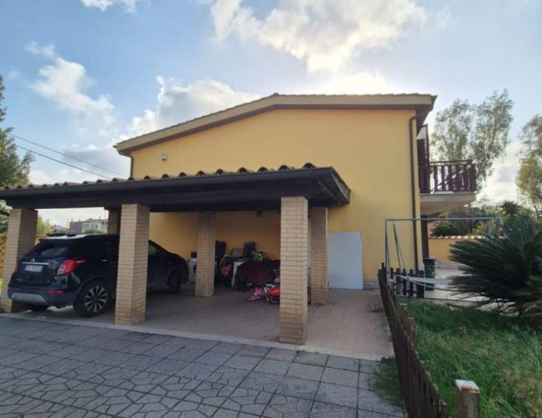 casa indipendente in vendita a Roma in zona Piana del Sole