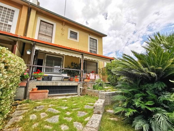 villa in vendita a Roma in zona Casal Palocco