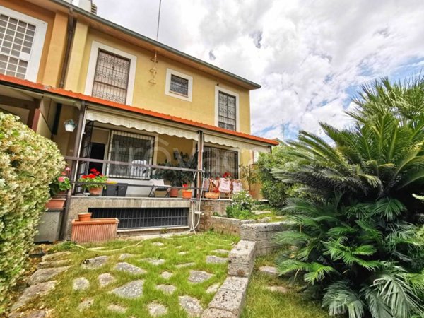 villa in vendita a Roma in zona Casal Palocco