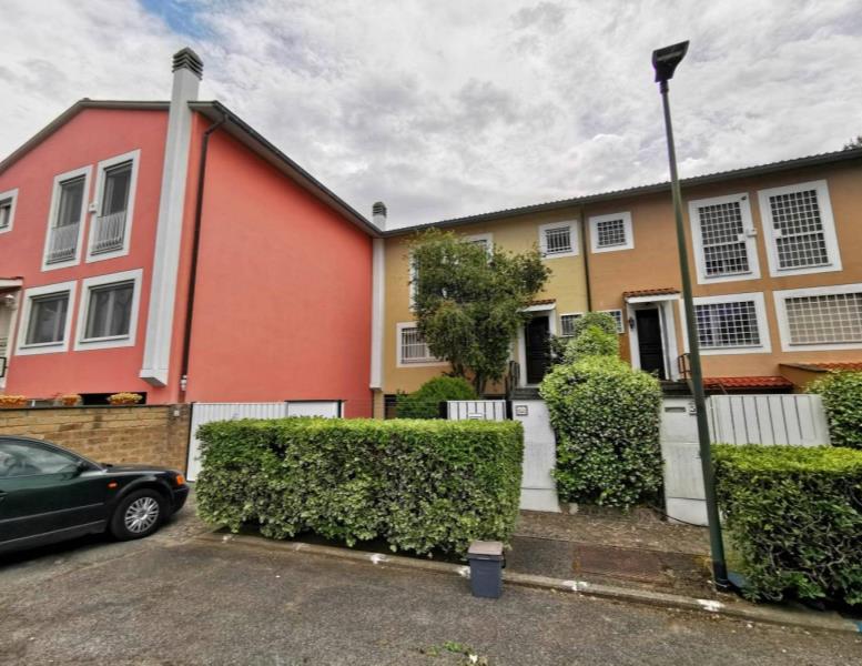 casa indipendente in vendita a Roma in zona Casal Palocco