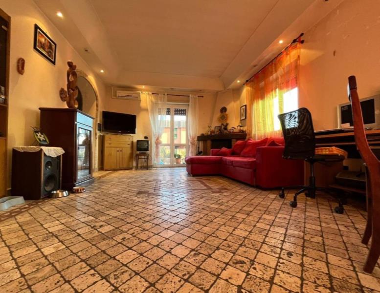 appartamento in vendita a Roma in zona Torre Angela